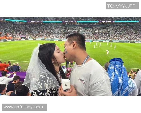 足球明星与记者的浪漫邂逅背后故事揭秘视频曝光引发热议